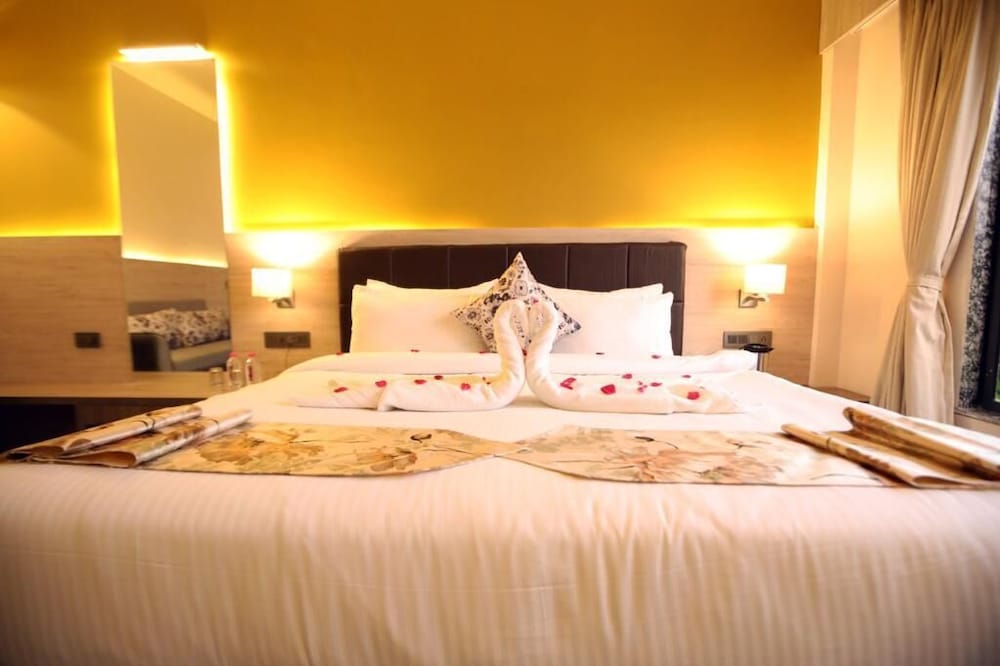 Deluxe Room - Photo 6