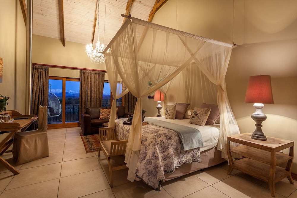 Honeymoon Suite (Superior) photo 1