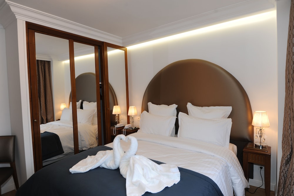 Superior Double Room, City View