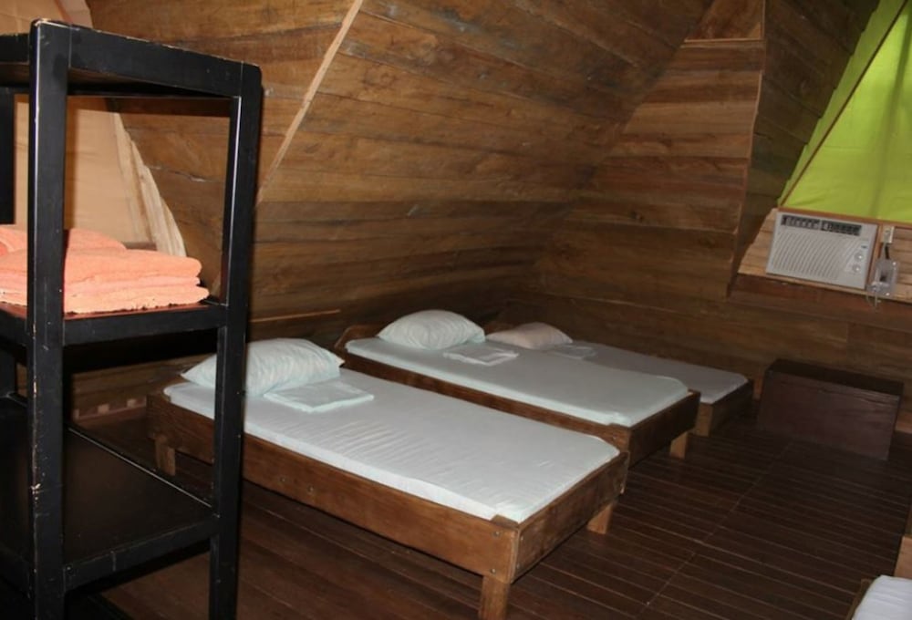 Bungalow, Multiple Beds