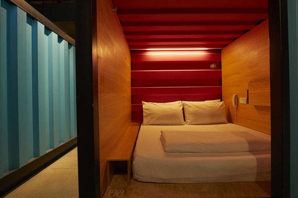 Capsule Queen (Check-In between 0800 - 1900) - 6 hours stay photo 2