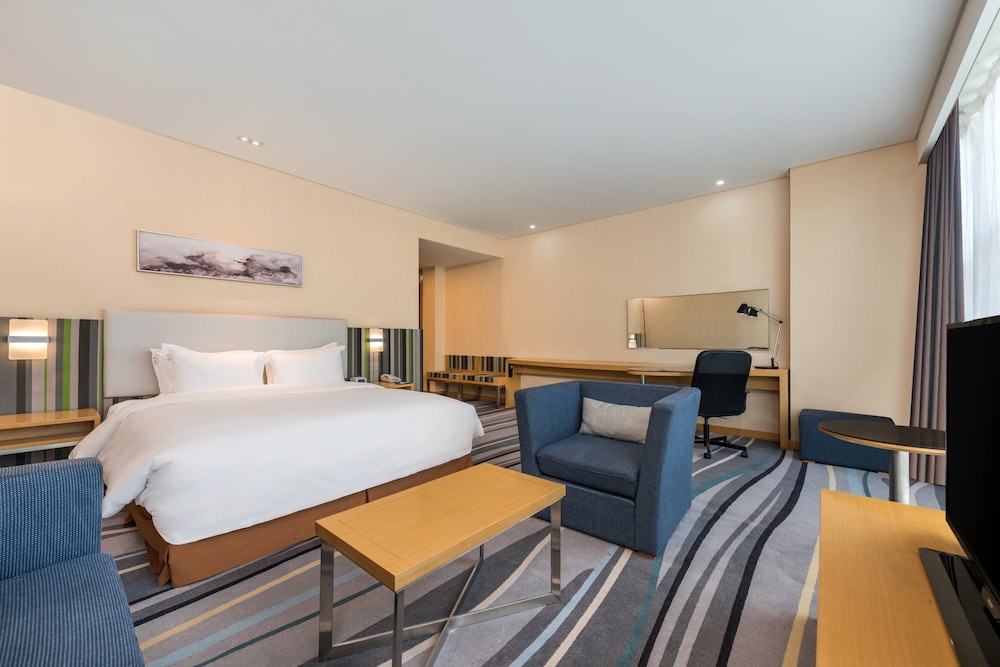 Suite, 1 King Bed photo 2