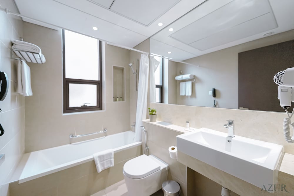 Family Apartment, 2 Twin Beds, 2 Bathrooms photo 2