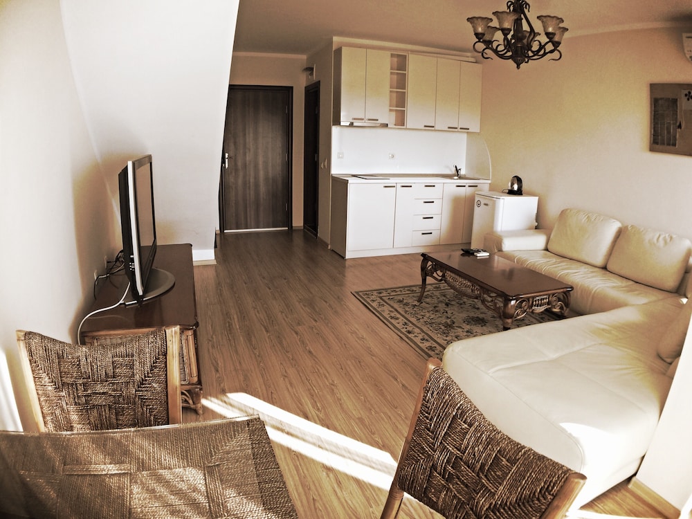 Apartment photo 1