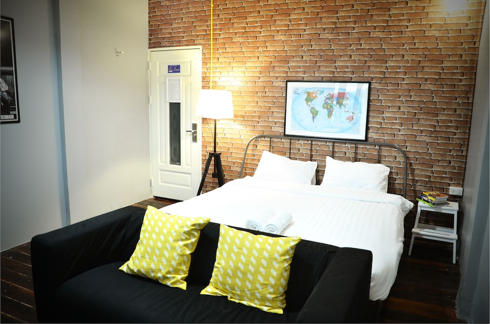 The Rock-2b (Check In Time Within 18.00pm Only, Shared Bathroom) photo 3
