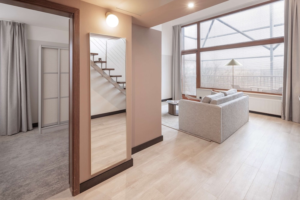 Premium Suite, 2 Bedrooms - Photo 4