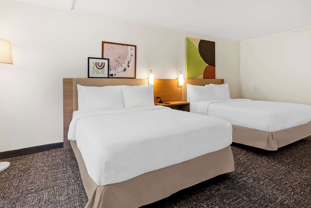 Room, 2 Queen Beds, Accessible, Bathtub (Mobility) photo 1