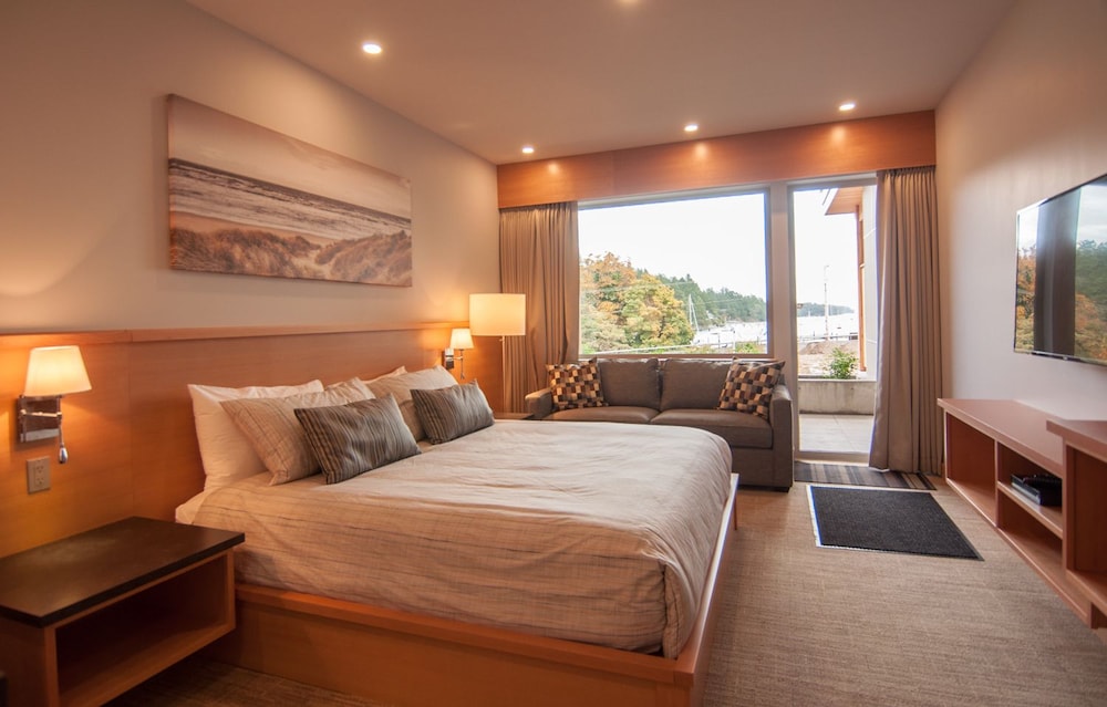 Deluxe King Room photo 2