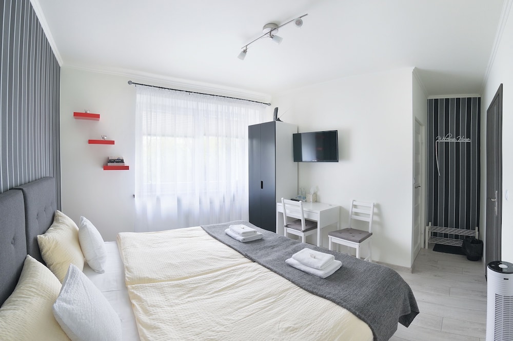 Standard Double Room photo 3