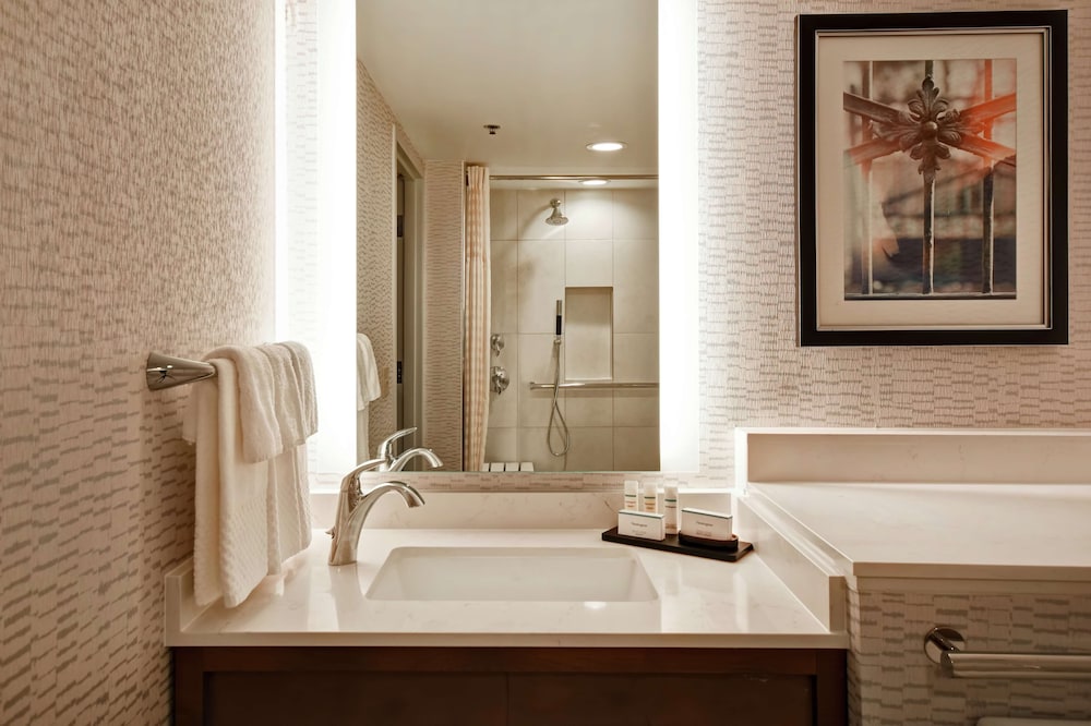 Suite, Accessible, Non Smoking - Photo 4