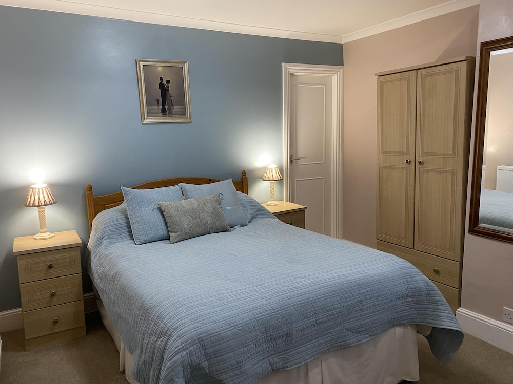 Classic Double Room, Ensuite, Garden View (Room 6) photo 1