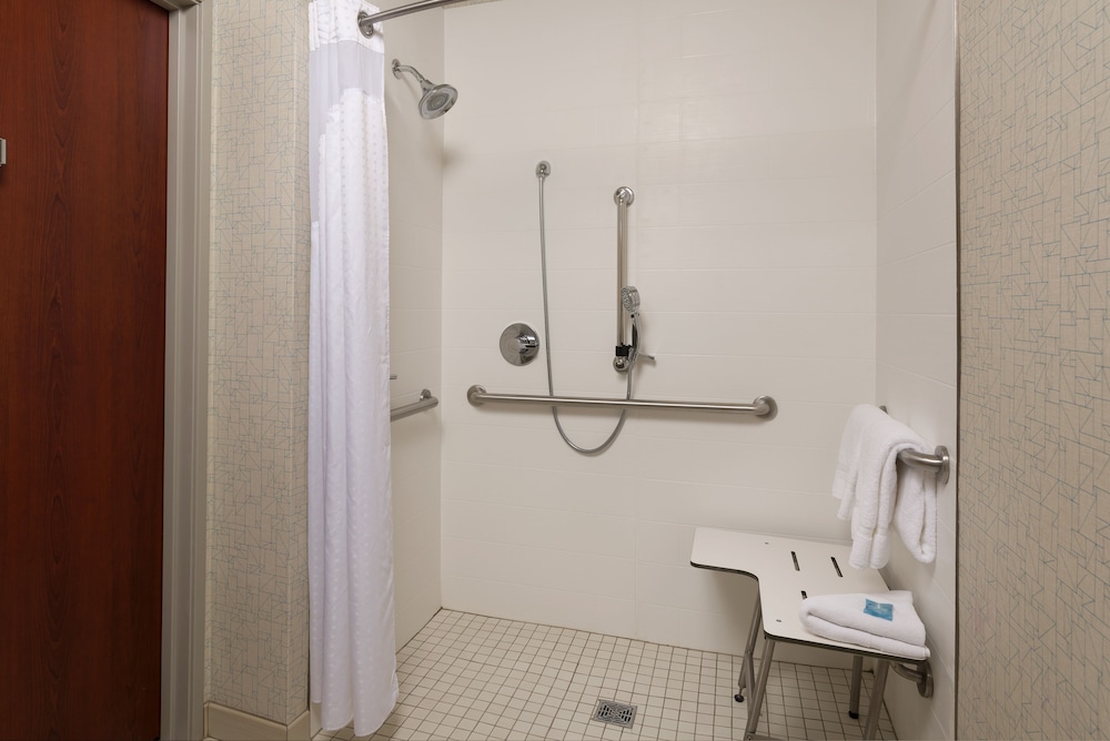 Standard Room, 1 King Bed, Mobility Accessible (Communications) - Photo 7