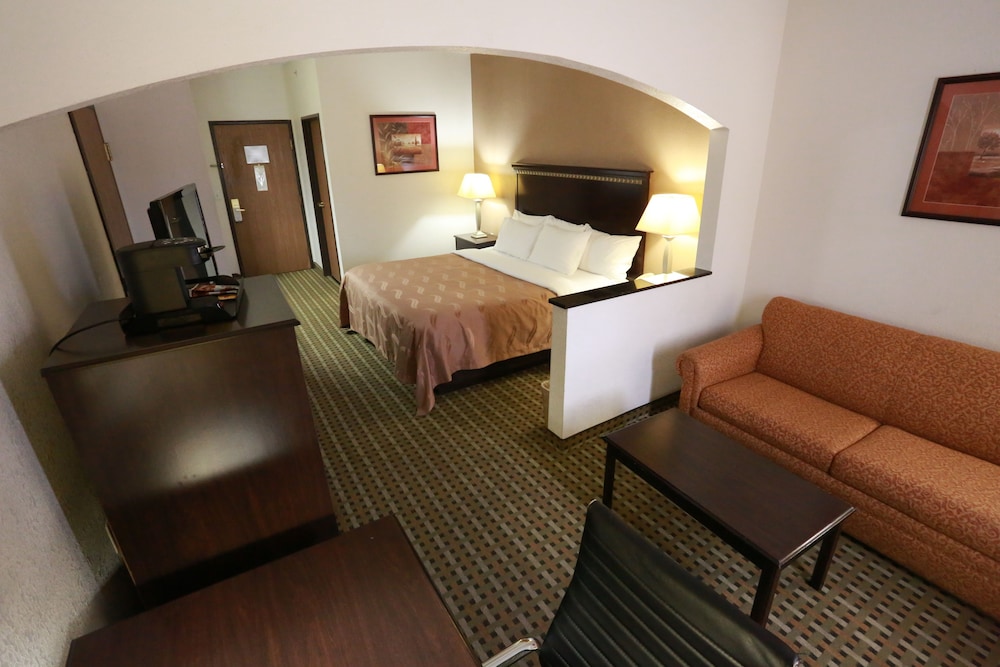 Suite, 1 Queen Bed with Sofa bed, Non Smoking - Photo 5
