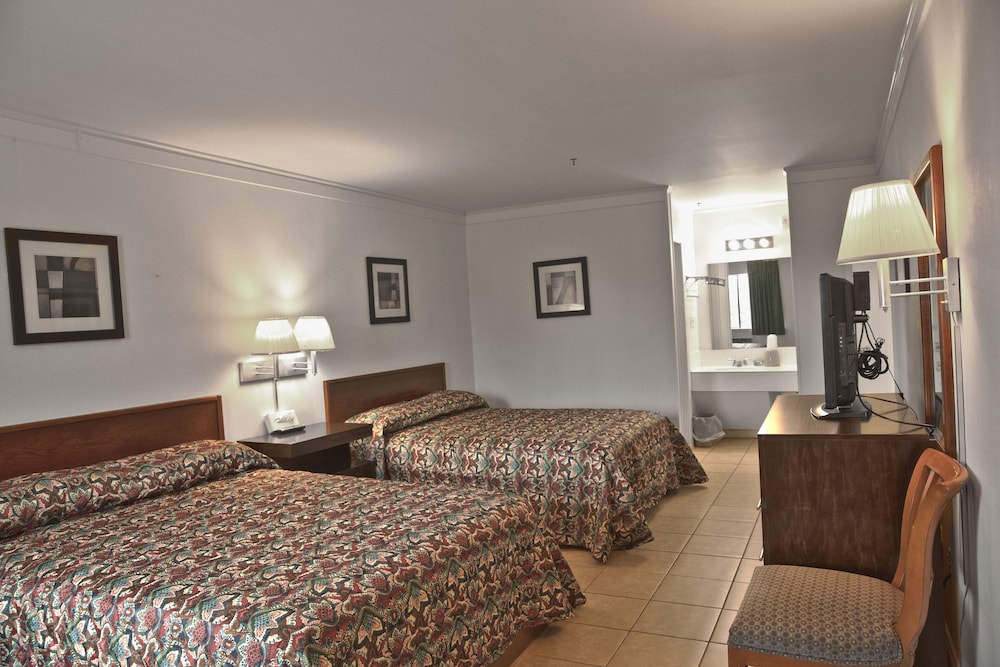 Basic Double Room, 2 Double Beds, Non Smoking photo 3