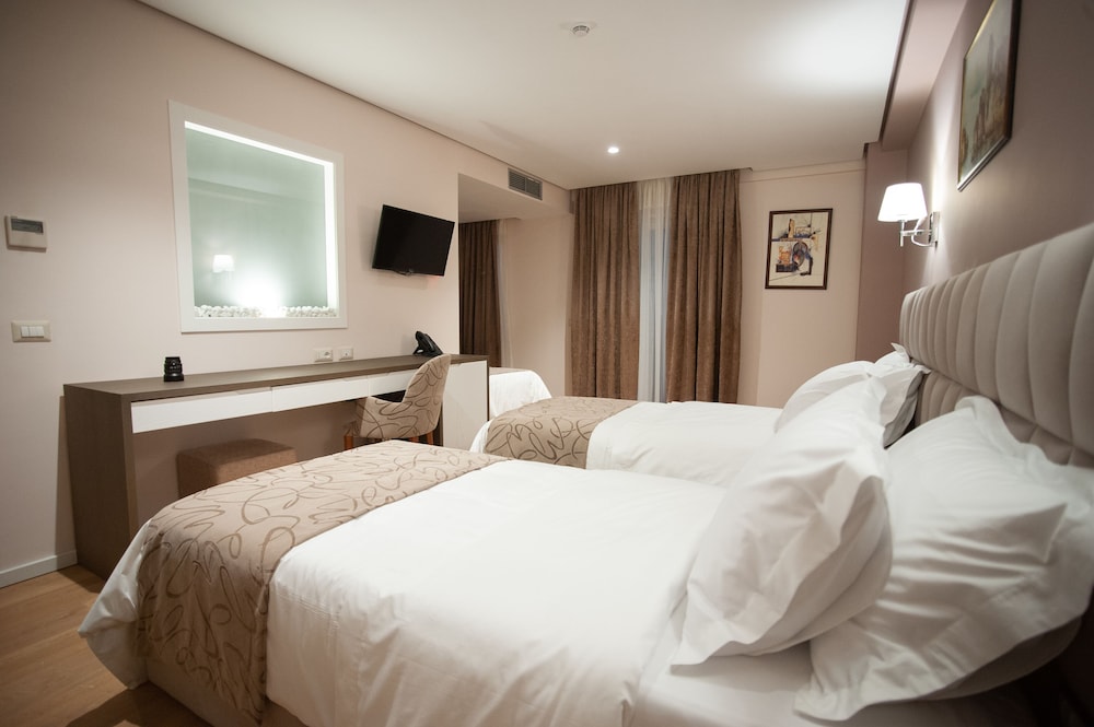 City Twin Room photo 1