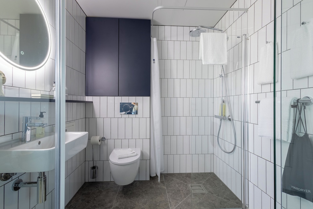 Deluxe Apartment thumbnail 6