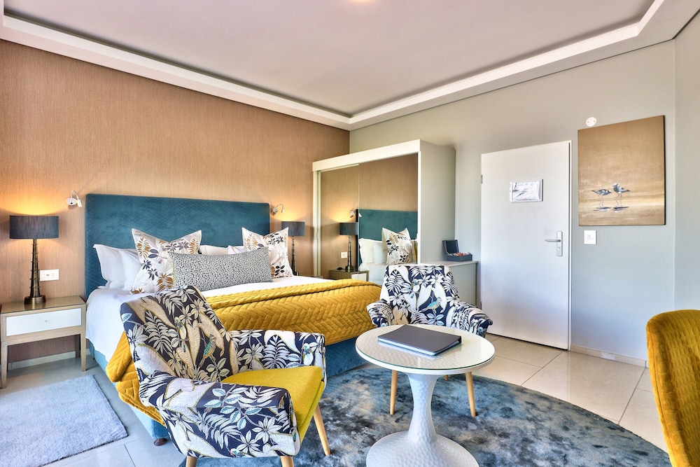 Traveller Room : Pool Deck - Photo 3