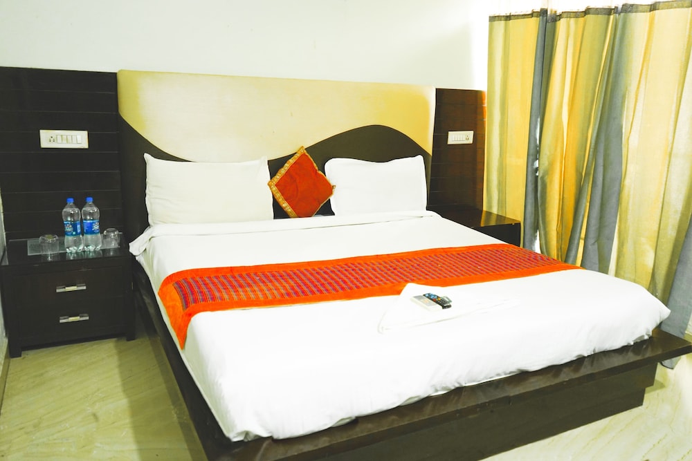 Deluxe Double Room Single Use