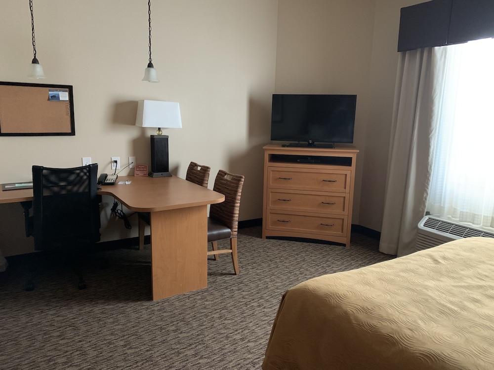 Suite, 2 Queen Beds photo 3