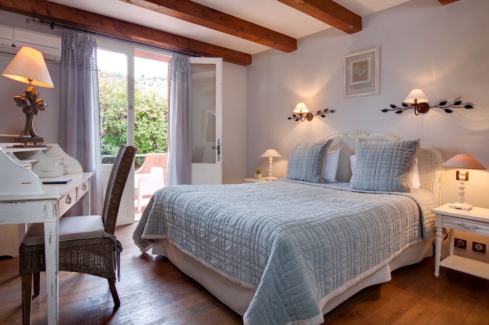 Superior Double Room, Hill View photo 2