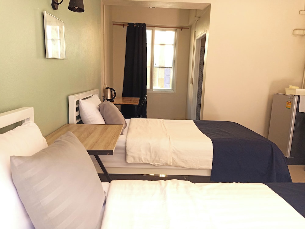 Premium Twin Room photo 2