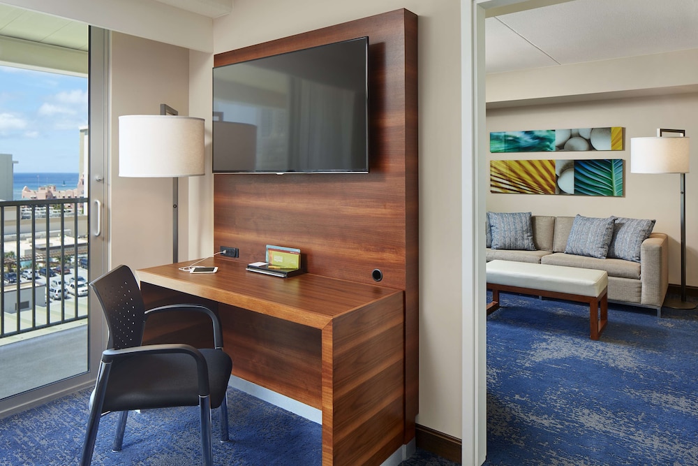 Suite, 1 Bedroom, Accessible (Roll-In Shower)