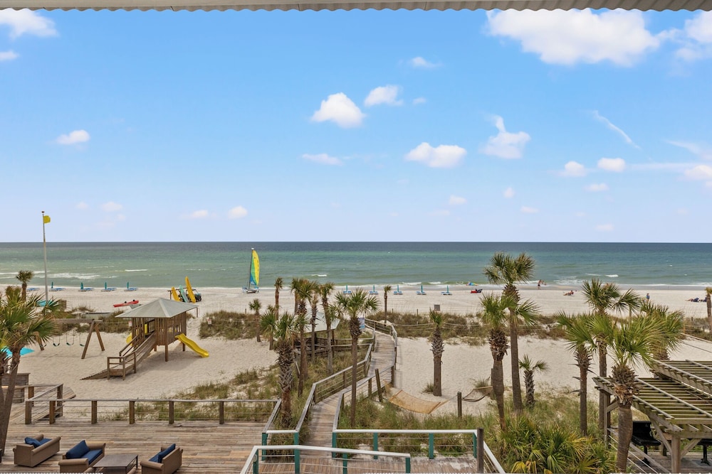 Studio Two Double Beds Beach Front photo 3