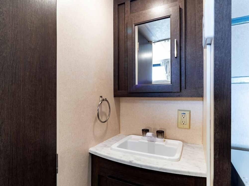 Trailer House - Photo 6
