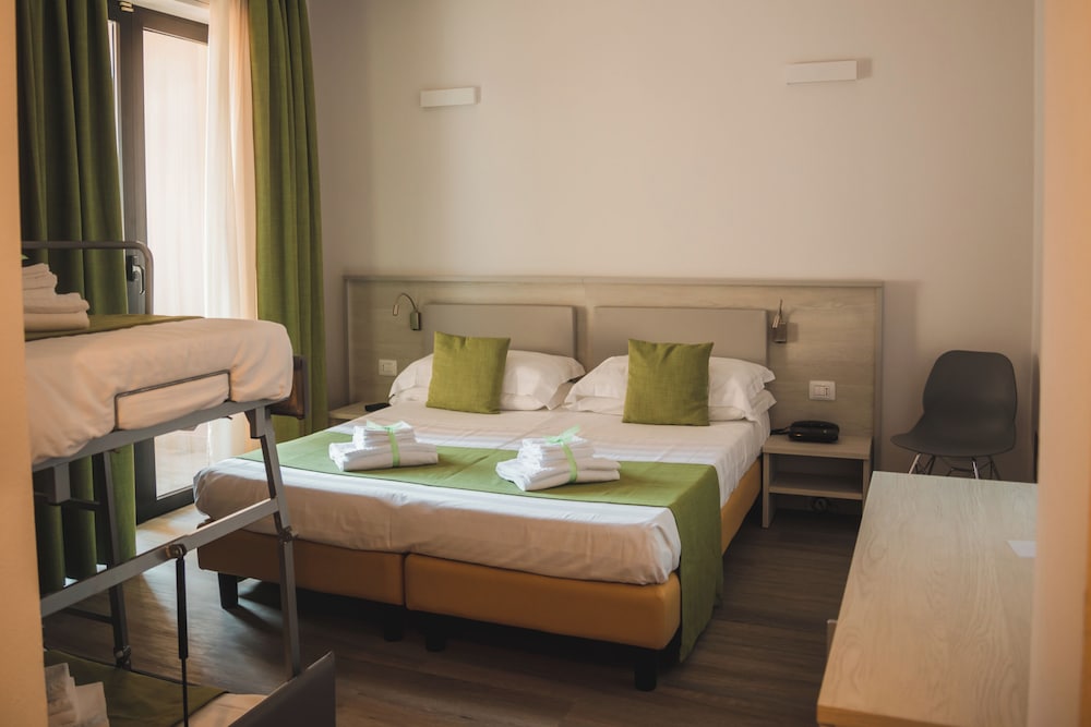 Standard Room photo 2