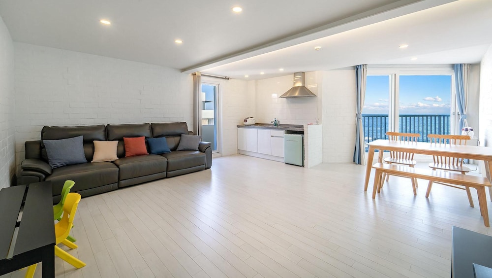 Basic Room, 1 Bedroom (402(Ocean view)) - Photo 1