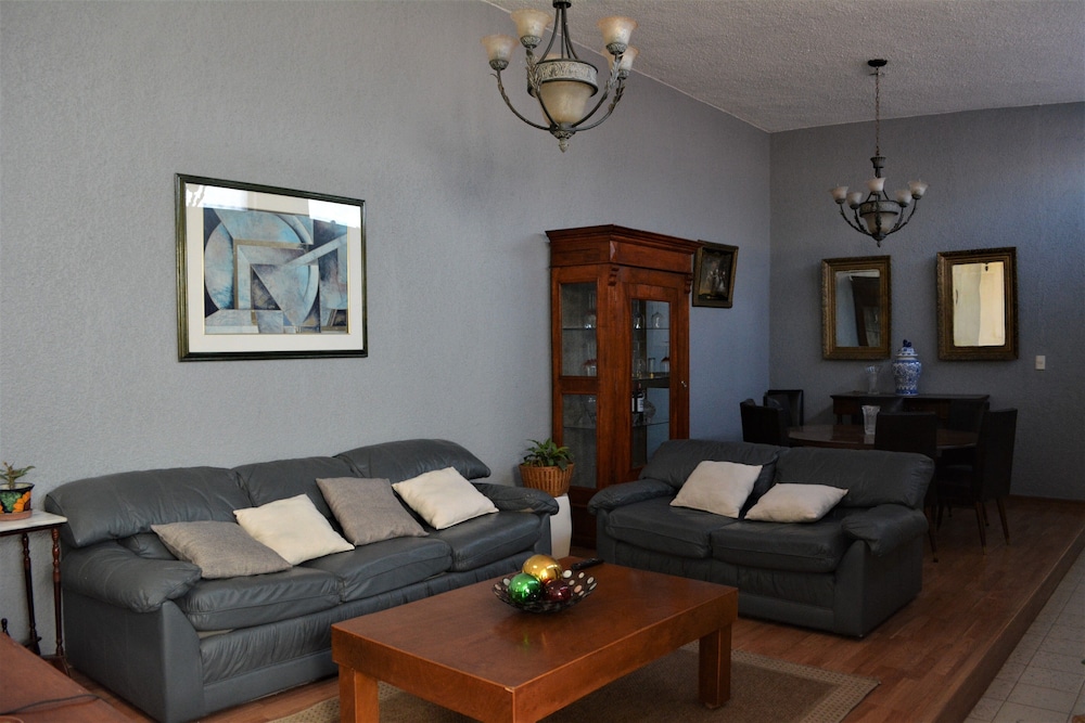 Classic Double or Twin Room, 1 Bedroom, Shared Bathroom (Nahui Olin) photo 1