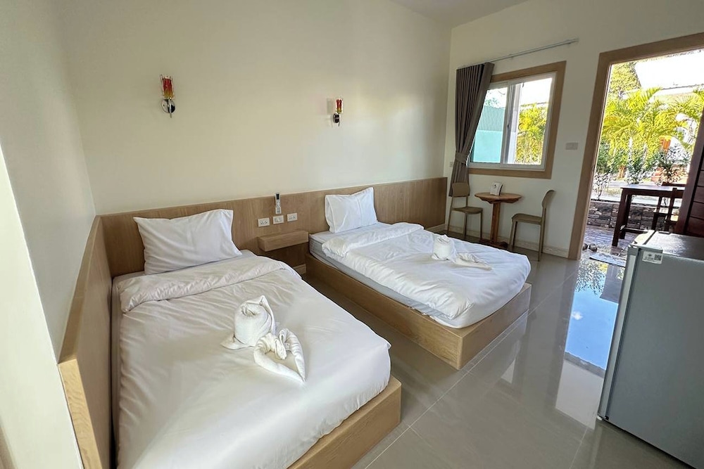 Twin Room - Photo 9