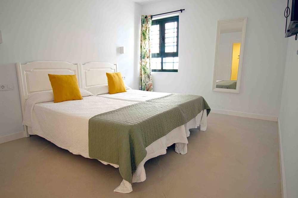 Comfort Apartment, 1 Bedroom, Terrace - Photo 3