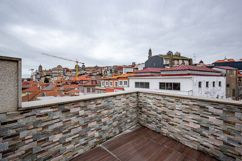 Duplex Two Bedroom Apartment 4B - Photo 9