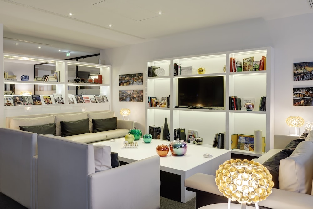 The Level Ambassador Suite and Lounge Access - Photo 15