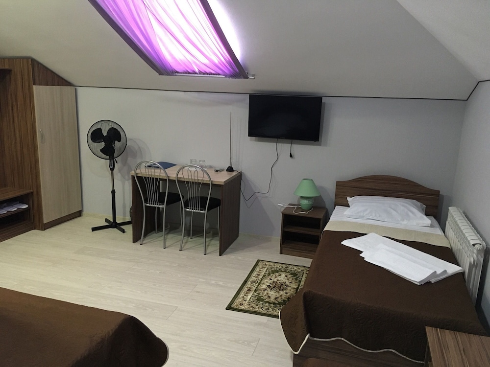 Basic Triple Room, 3 Twin Beds, Non Smoking photo 2