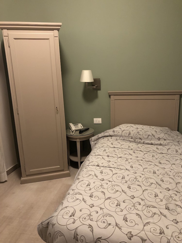 Business Single Room