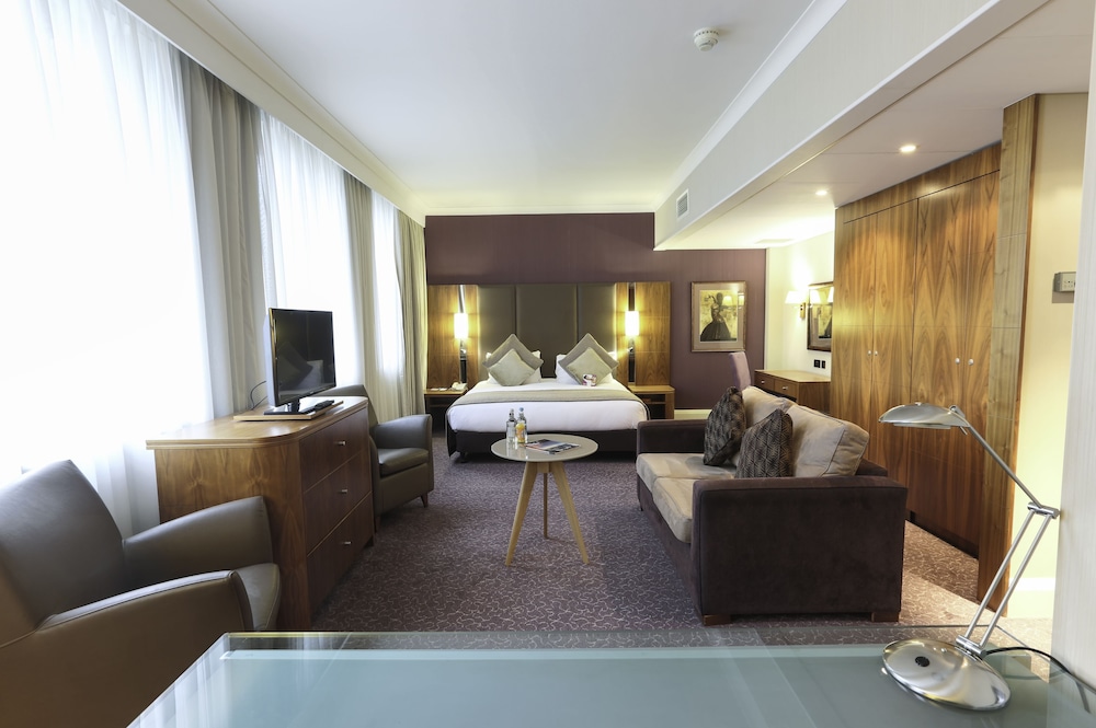 Junior Suite, 1 King Bed (Living Area) photo 1