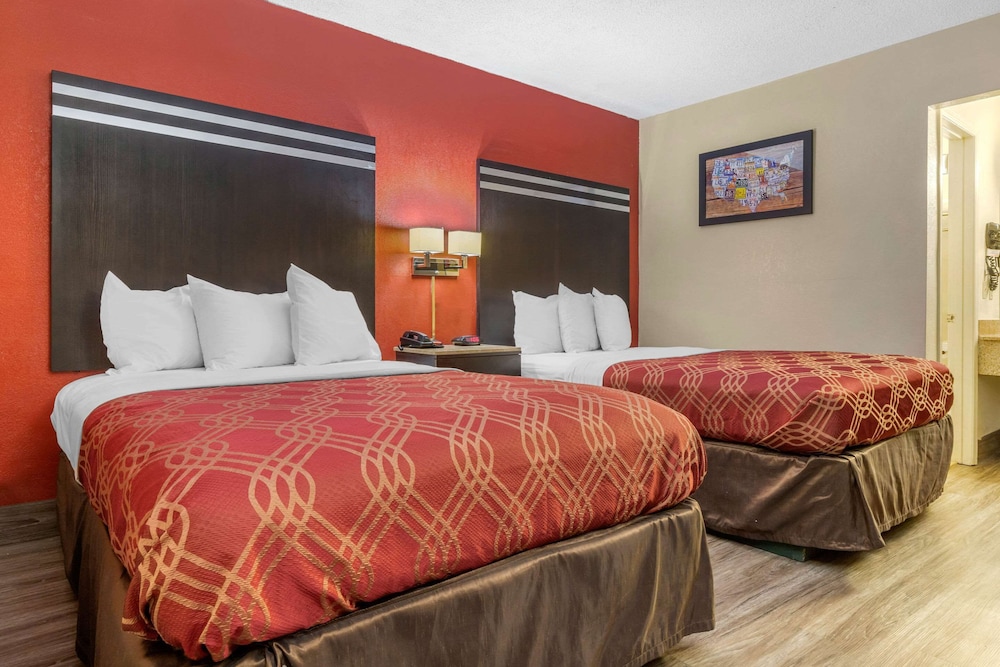 Standard Double Room, 2 Double Beds, Smoking - Photo 2