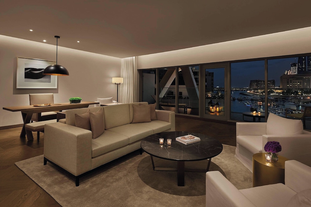Premier Suite, 1 King Bed, Marina View — photo 6