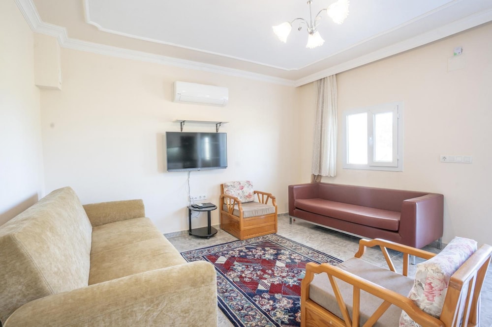 Villa photo 3