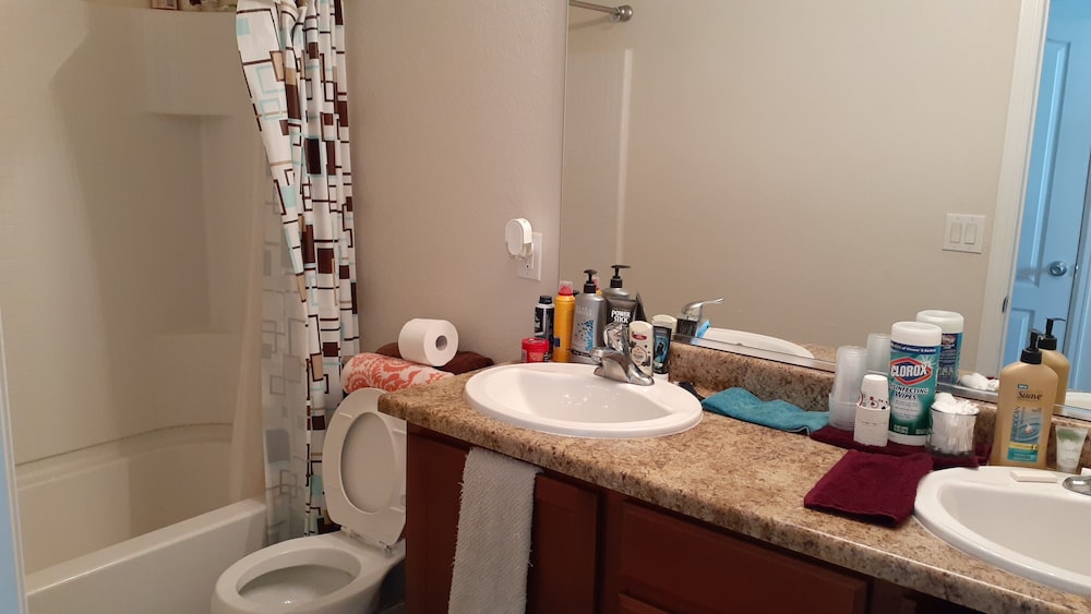 Deluxe Single Room, 1 Queen Bed, Non Smoking, Park View photo 3
