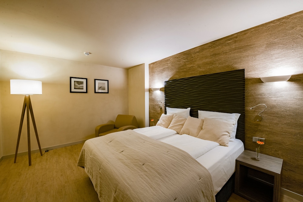 Junior Suite thumbnail 6