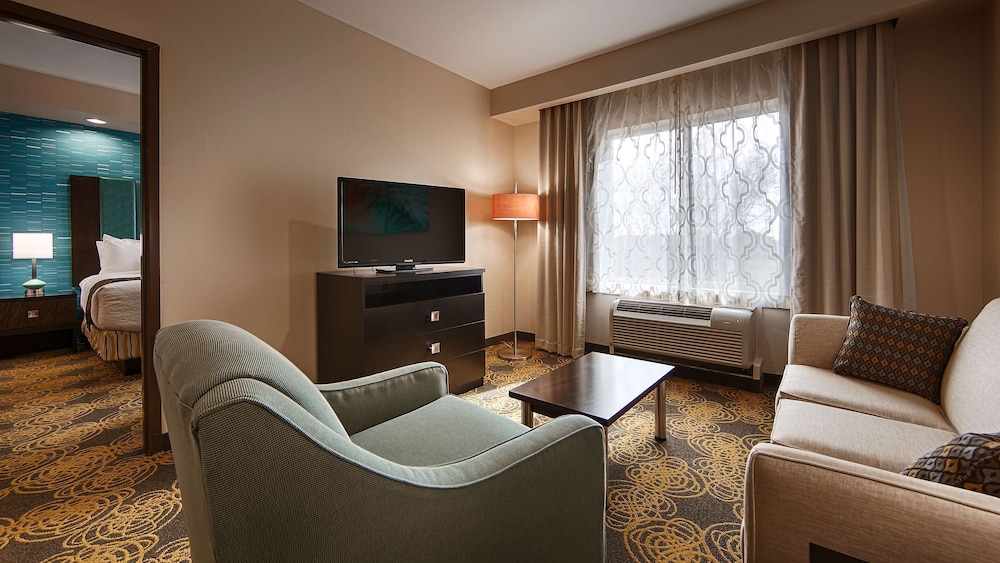 Suite, 1 King Bed with Sofa bed, Kitchen, Accessible