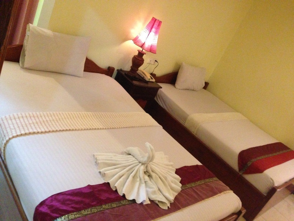 Standard Twin Room - Photo 11
