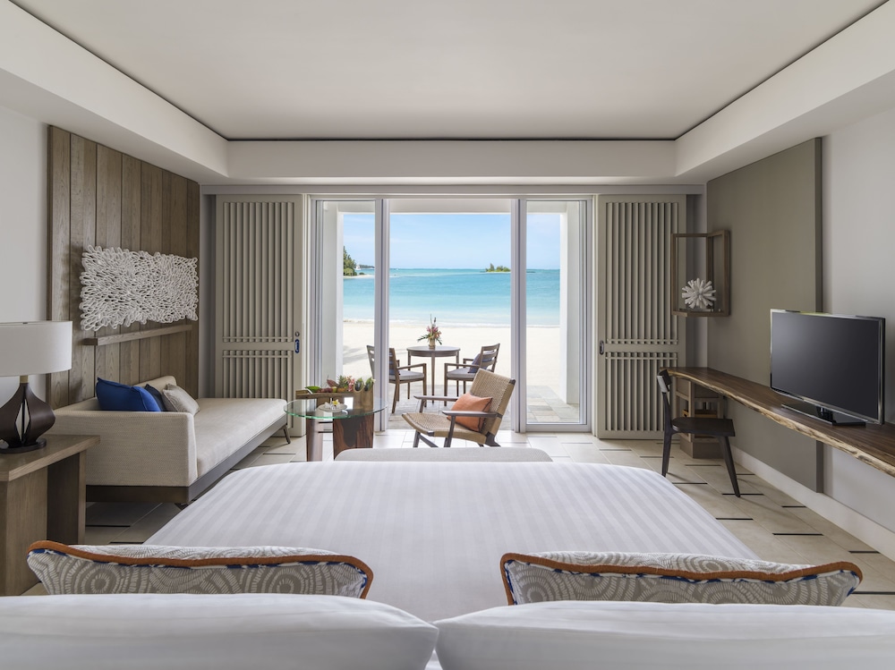 Hiliscus Beachfront Junior Suite King