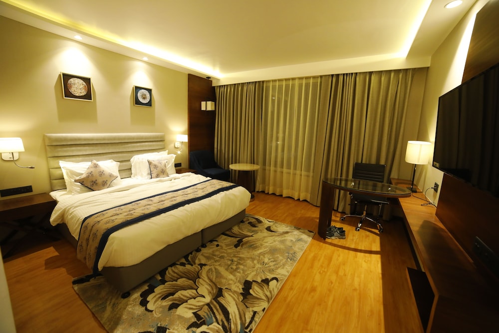 Luxury Room, 1 Bedroom, Non Smoking, City View