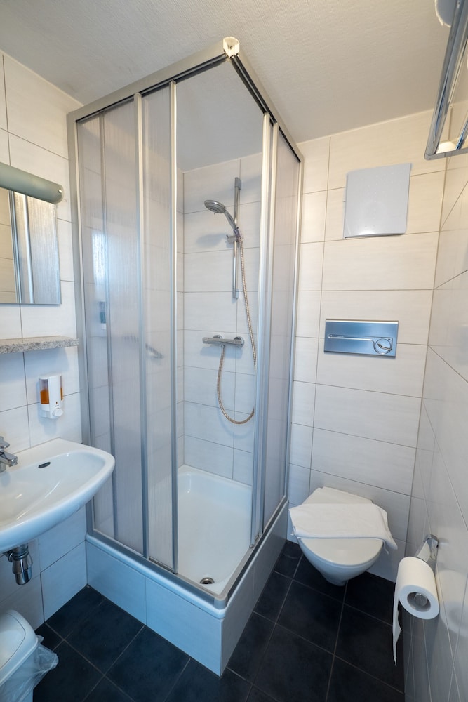 Deluxe Double Room, Ensuite, Mountain View - Photo 13