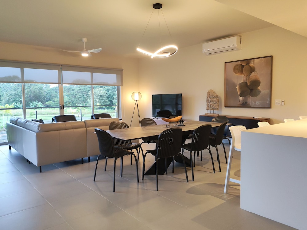 Deluxe Condo, 4 Bedrooms, Partial Ocean View, Garden Area thumbnail 5