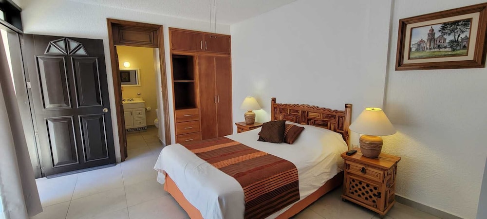 Double Room, 1 King Bed photo 3